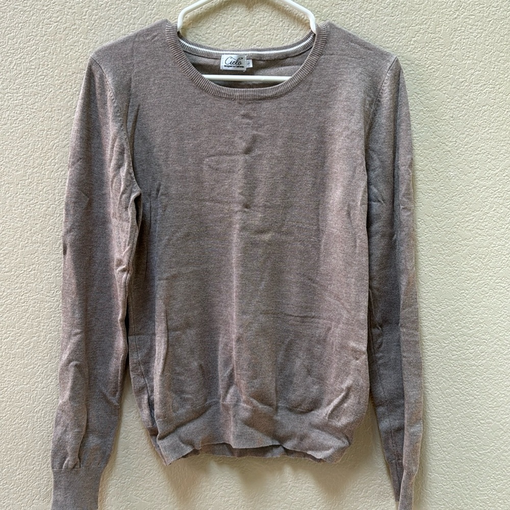 Sweater - Picture 1 of 3